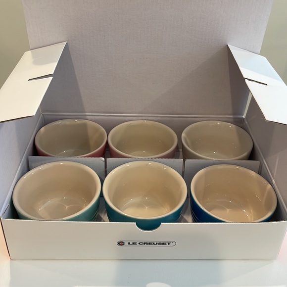 NEW Le Creuset Set of 6 Rainbow/ Multicolor Mini Ramekins - Picture 5 of 8